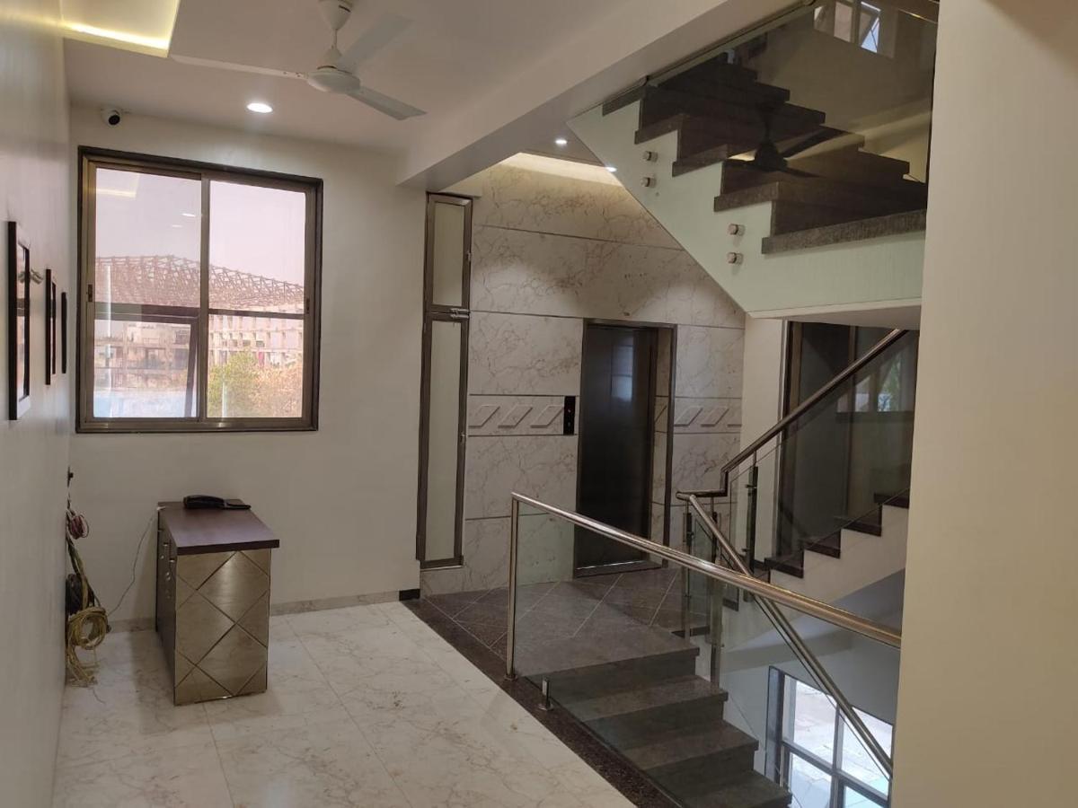 אחמדנגר Hotel Rose Gold מראה חיצוני תמונה