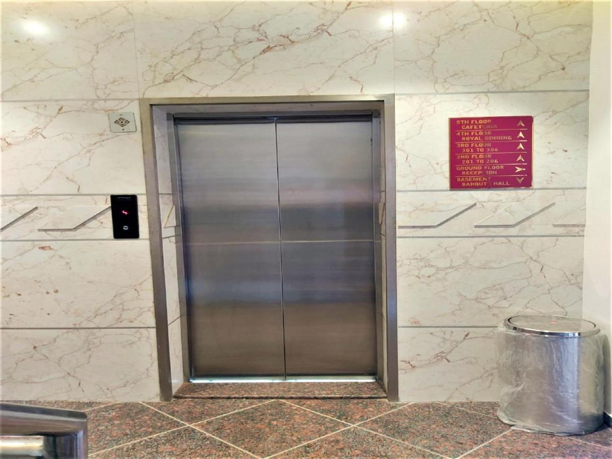 אחמדנגר Hotel Rose Gold מראה חיצוני תמונה