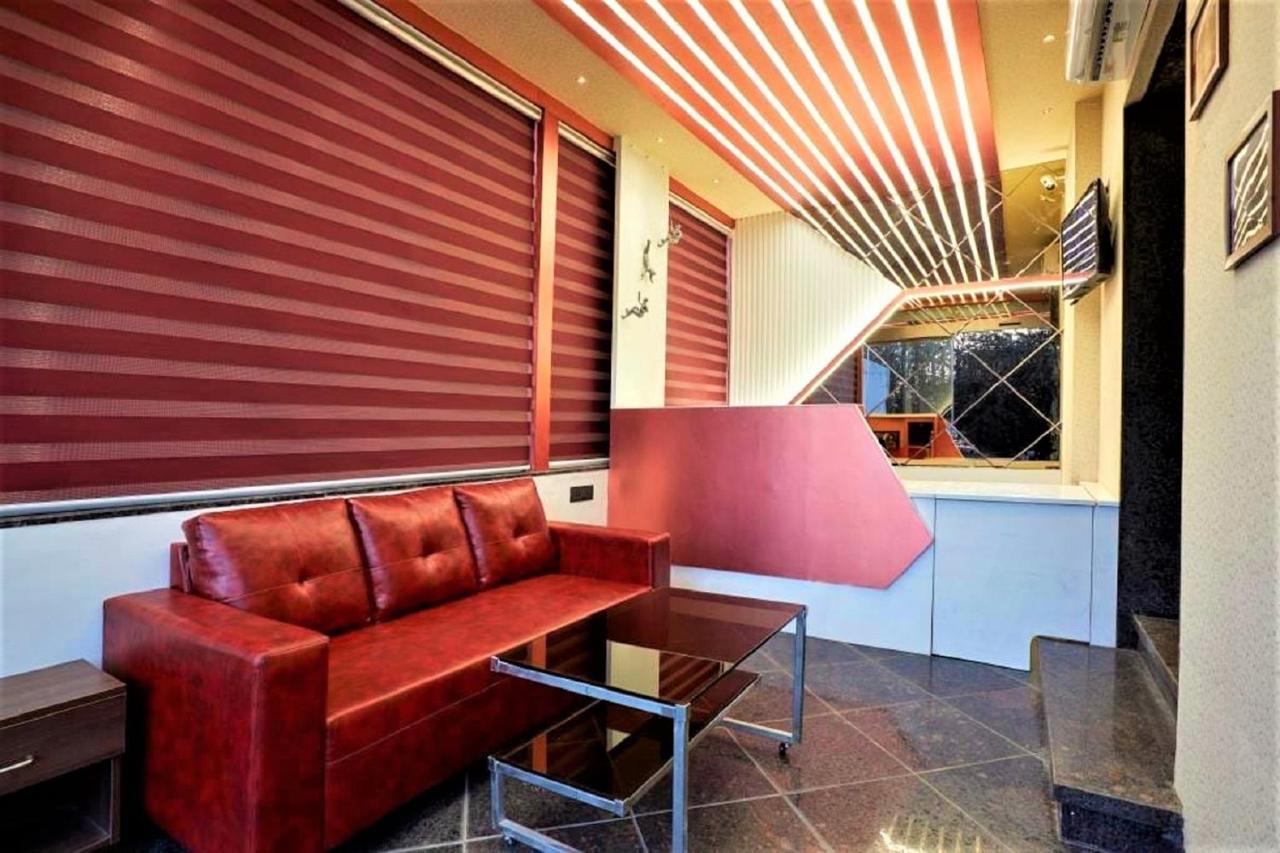 אחמדנגר Hotel Rose Gold מראה חיצוני תמונה