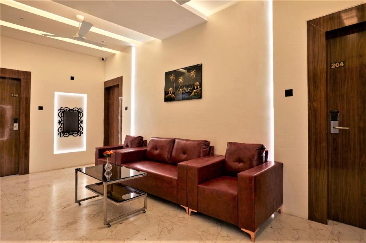 אחמדנגר Hotel Rose Gold מראה חיצוני תמונה