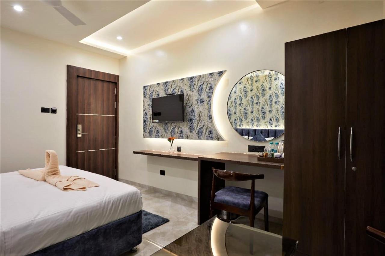 אחמדנגר Hotel Rose Gold מראה חיצוני תמונה