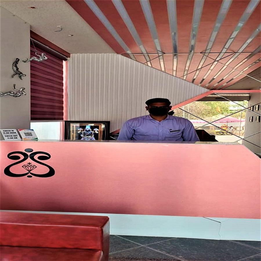 אחמדנגר Hotel Rose Gold מראה חיצוני תמונה